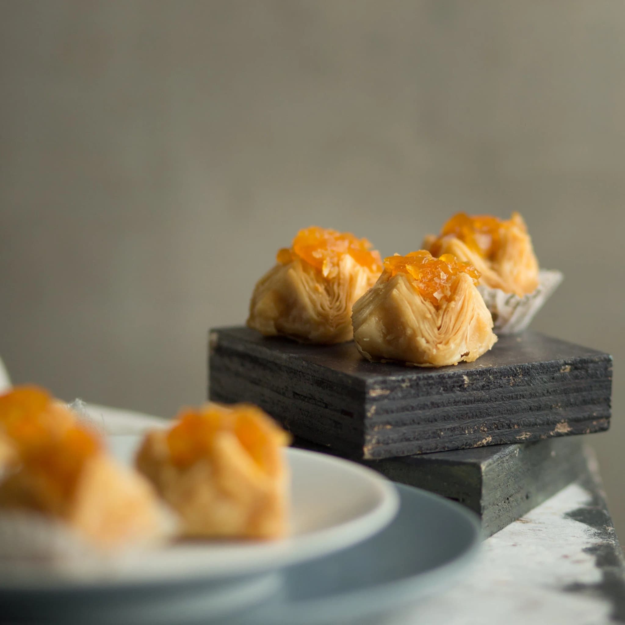 Almond House Apricot Pyramid — 250 g