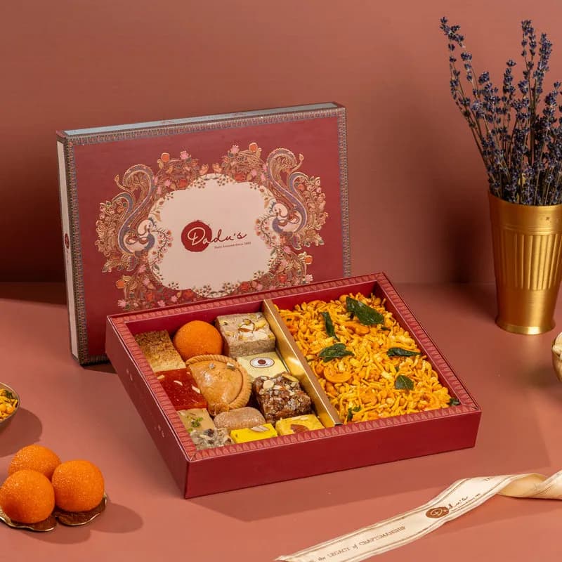 Dadus Mithai Vatika Metha & Namkeen — 570 g